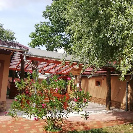 Apartment Tessedik Vendeghaz Hajduszoboszlo