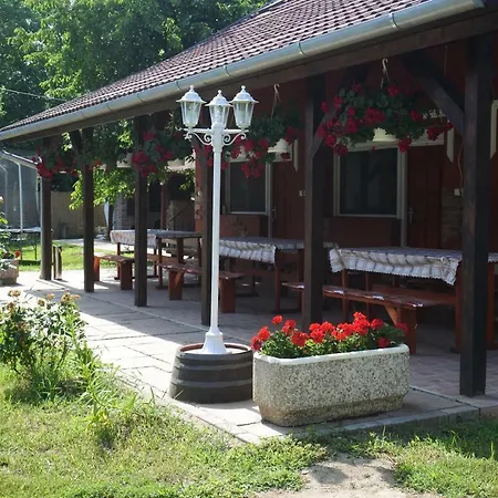 Tessedik Vendeghaz Apartment Hajduszoboszlo
